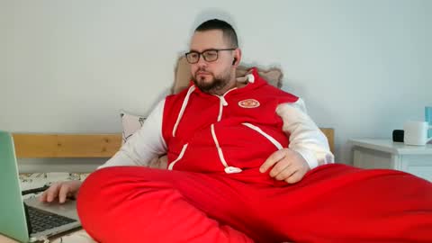 Snapshot of cutie_ben chatting on February 16, 11:38 am Ben hot video on page online show from February 16, 11:38 am