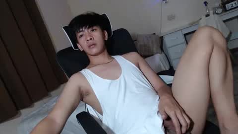 Snapshot of cutie_cumshow chatting on October 21, 5:13 pm Neil Taylor online show from October 21, 5:13 pm