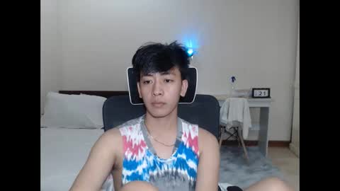 Snapshot of cutie_cumshow chatting on October 25, 12:13 pm Neil Taylor online show from October 25, 12:13 pm