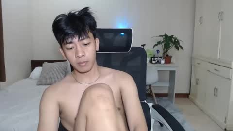 Snapshot of cutie_cumshow chatting on October 26, 7:53 pm Neil Taylor online show from October 26, 7:53 pm