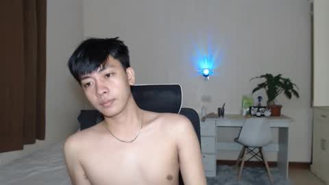 Snapshot of cutie_cumshow chatting on October 28, 10:45 pm Neil Taylor online show from October 28, 10:45 pm