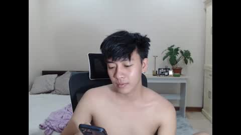 Snapshot of cutie_cumshow chatting on November 9, 4:44 am Neil Taylor online show from November 9, 4:44 am