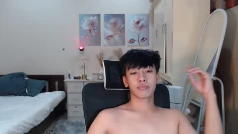 Snapshot of cutie_cumshow chatting on November 12, 6:52 pm Neil Taylor online show from November 12, 6:52 pm