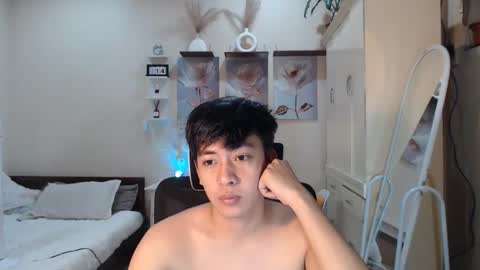 Snapshot of cutie_cumshow chatting on November 14, 9:08 am Neil Taylor online show from November 14, 9:08 am