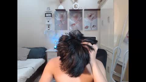 Snapshot of cutie_cumshow chatting on November 15, 7:27 am Neil Taylor online show from November 15, 7:27 am