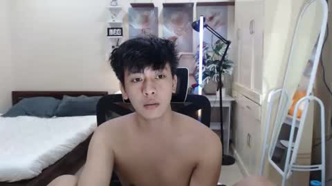 Snapshot of cutie_cumshow chatting on November 24, 5:12 pm Neil Taylor online show from November 24, 5:12 pm