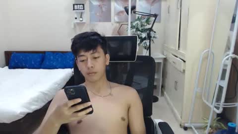 Snapshot of cutie_cumshow chatting on December 1, 2:16 am Neil Taylor online show from December 1, 2:16 am