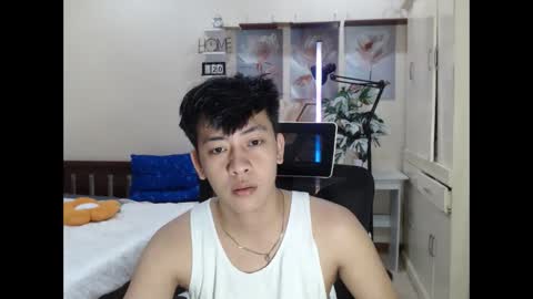 Snapshot of cutie_cumshow chatting on December 1, 6:02 pm Neil Taylor online show from December 1, 6:02 pm