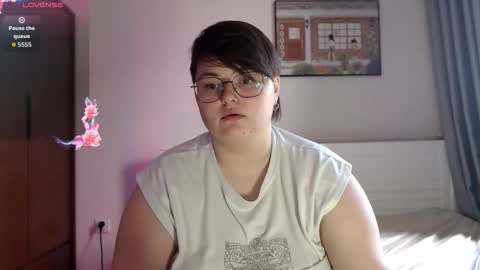 Snapshot of cutie_florence chatting on September 24, 8:06 am Sophie Lilith online show from September 24, 8:06 am