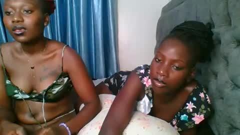 Snapshot of cutie_liqy chatting on December 17, 10:49 pm Liqy online show from December 17, 10:49 pm