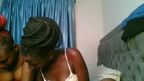 Snapshot of cutie_liqy chatting on December 18, 3:29 pm Liqy online show from December 18, 3:29 pm