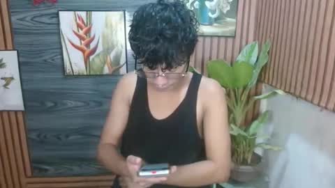 Snapshot of cutie_mico chatting on February 14, 10:12 am cutie_mico online show from February 14, 10:12 am