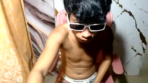 Snapshot of cutie_mico chatting on July 15, 4:23 pm cutie_mico online show from July 15, 4:23 pm