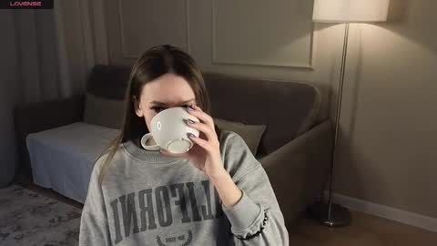 Snapshot of cutie_naughty_girl chatting on October 15, 8:36 am Kate online show from October 15, 8:36 am