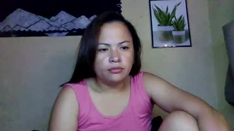 Snapshot of cutie_pie02 chatting on June 16, 1:41 am cutie_pie02 online show from June 16, 1:41 am