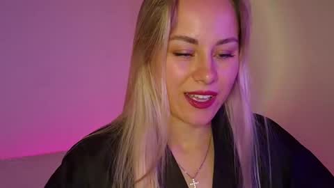 Snapshot of cutie_xoxo_ chatting on June 4, 10:54 am cutie_xoxo_ online show from June 4, 10:54 am