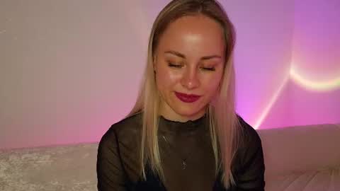 Snapshot of cutie_xoxo_ chatting on June 11, 8:07 pm cutie_xoxo_ online show from June 11, 8:07 pm
