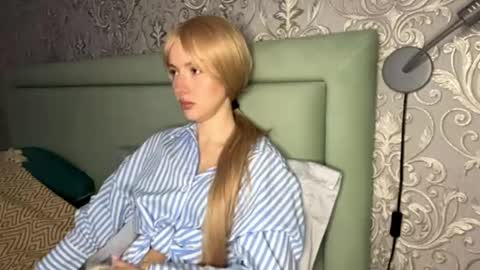 Vanessa online show from April 19, 4:39 pm