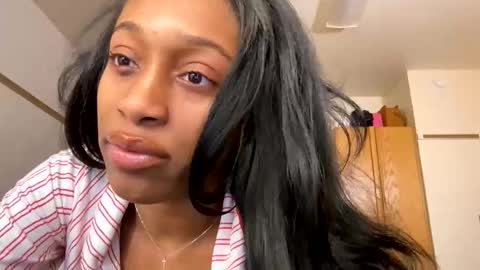 cutieeeva online show from February 14, 8:00 am