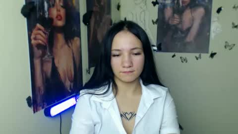 Snapshot of cutielady_ chatting on October 29, 2:08 pm Emma online show from October 29, 2:08 pm