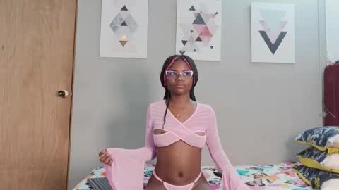 Kiara  online show from February 24, 7:45 pm