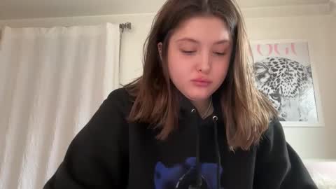 Cutieoggg420 online show from February 20, 7:36 pm