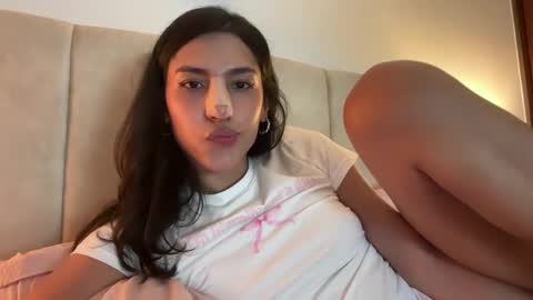 Snapshot of cutiepiemiu chatting on November 19, 2:33 am cutiepiemiu - online show from November 19, 2:33 am