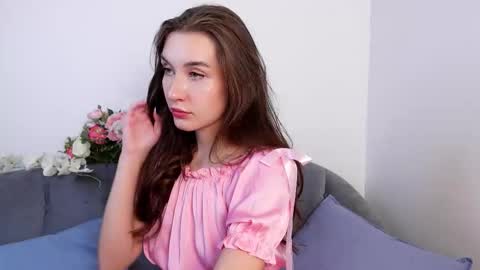 Vivienne online show from December 4, 2:26 pm