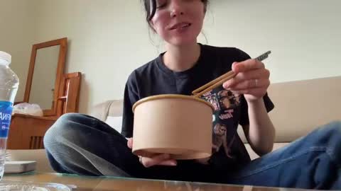 Snapshot of cutiiepie69 chatting on May 29, 8:23 am squirt queen Jasmine next stream 1 may online show from May 29, 8:23 am