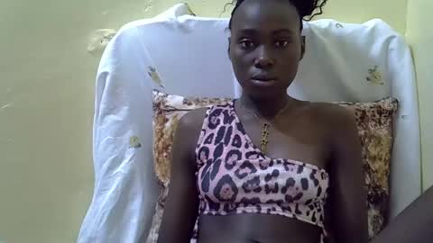 Snapshot of cuttey_slim22 chatting on January 12, 9:58 am cuttey_slim22 online show from January 12, 9:58 am