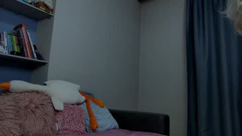 cuttiebunny online show from January 5, 11:55 pm