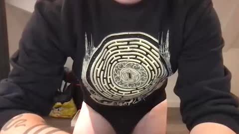 cuttop2373844 online show from October 8, 7:00 pm