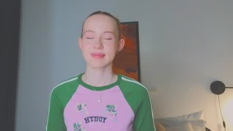 Snapshot of cuute_angell chatting on June 19, 5:17 pm Virginia See you on Sunday online show from June 19, 5:17 pm
