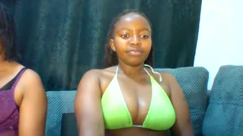 Snapshot of cuvy_babe chatting on July 4, 11:05 am cuvy_babe online show from July 4, 11:05 am