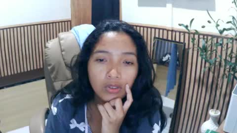 Snapshot of cxharyene chatting on February 12, 11:05 am KARENXXX online show from February 12, 11:05 am