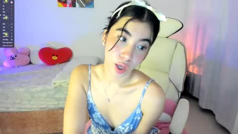 Snapshot of cyber_lizz chatting on February 22, 10:20 pm Liz online show from February 22, 10:20 pm