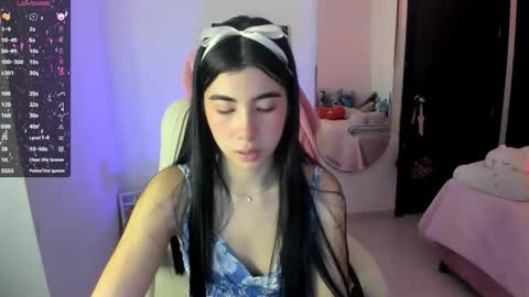 Snapshot of cyber_lizz chatting on November 12, 10:09 pm Liz online show from November 12, 10:09 pm