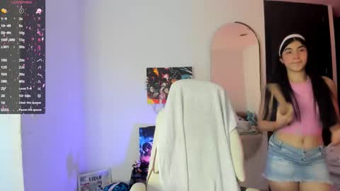 Snapshot of cyber_lizz chatting on November 25, 8:20 pm Liz online show from November 25, 8:20 pm