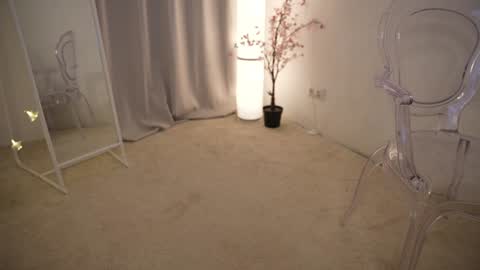 EMILY online show from December 1, 4:29 pm