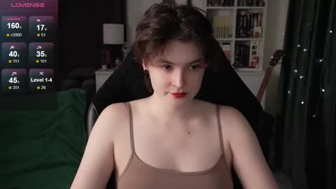 Helen Blossom online show from November 26, 8:32 pm