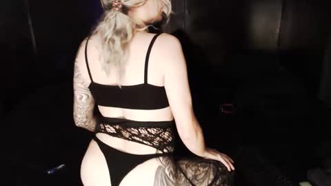 Nikki online show from March 9, 3:05 pm