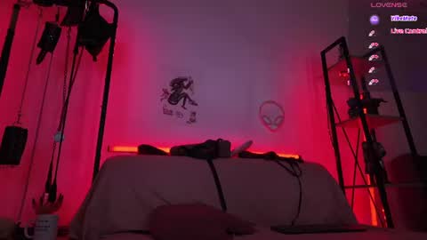 Snapshot of cyberxgoddess_ chatting on July 2, 6:19 am Lily Goddess online show from July 2, 6:19 am