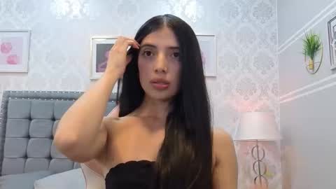 Cynthia1fox online show from March 11, 5:02 am