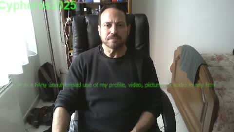 Snapshot of cypheros2025 chatting on December 5, 8:00 am Chris online show from December 5, 8:00 am