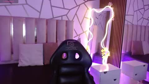 cyrus_tay online show from March 24, 12:21 pm