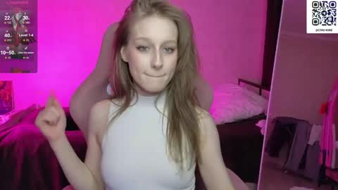 cyyberwhore online show from April 19, 8:55 pm