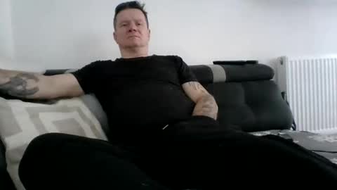 Snapshot of czerbis chatting on January 5, 10:32 am czerbis online show from January 5, 10:32 am
