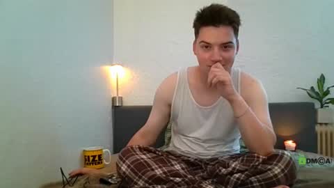 Snapshot of d0rian_ikkegray chatting on July 20, 6:54 pm Dorian online show from July 20, 6:54 pm