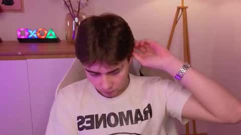 Diss online show from March 6, 3:41 pm