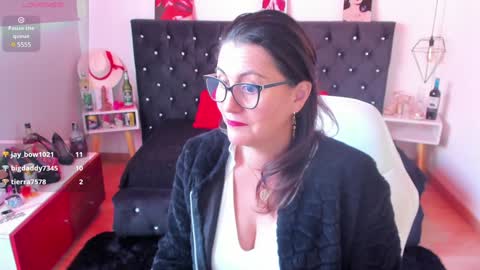 Mia  online show from January 17, 2:39 pm